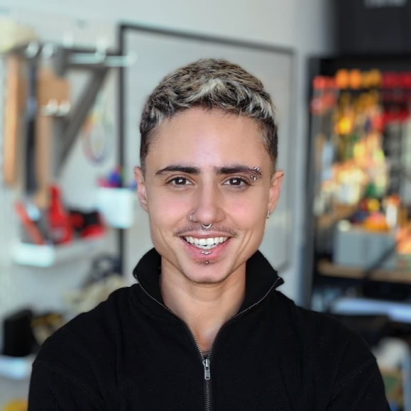 Ari Zade, Founder of Desk Job Design Lab