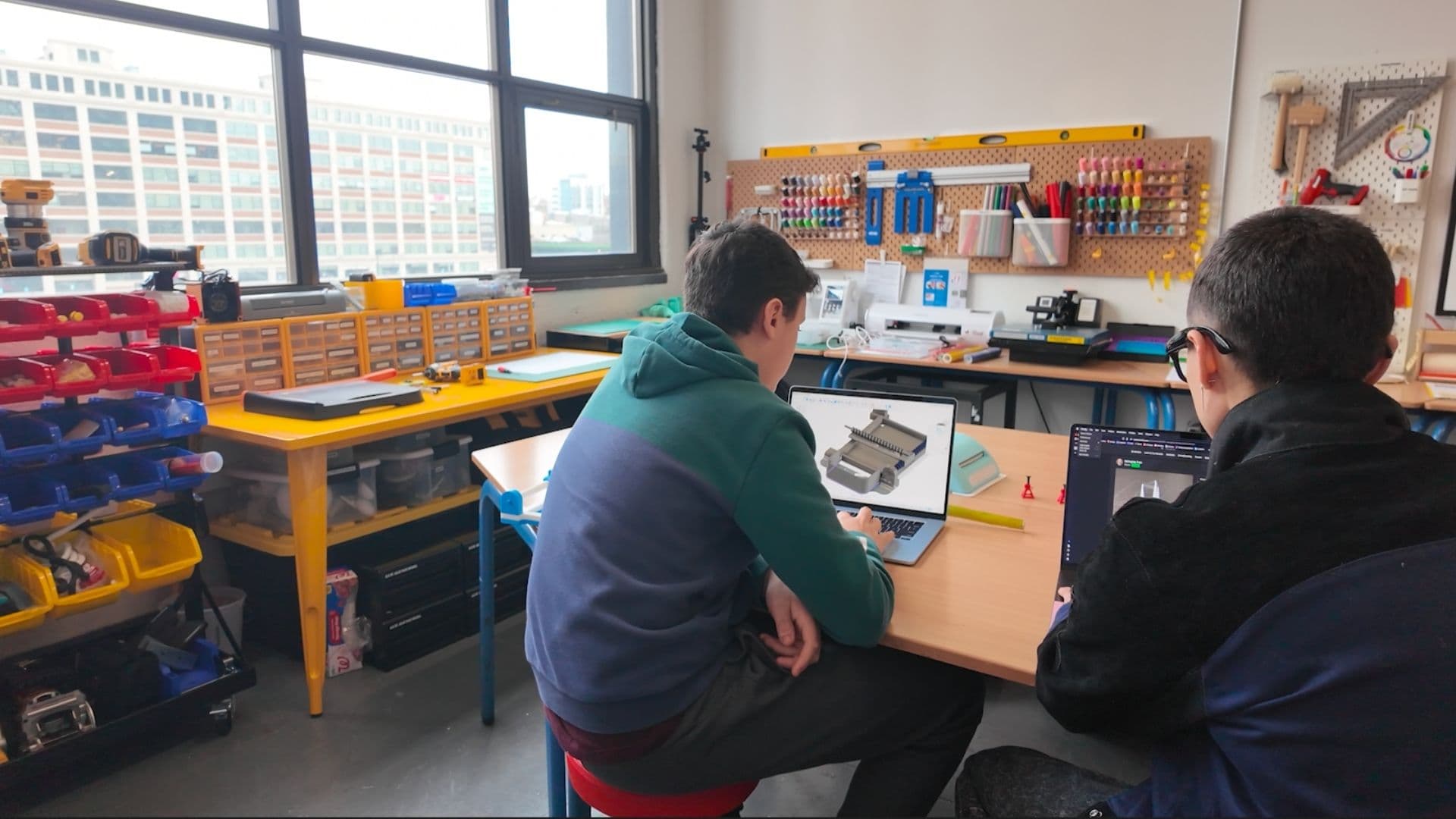 Youth Maker Club